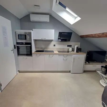 Nid Bien-etre Sous Les Toits - Jacuzzi, Sauna Et Ambiance Cocooning Апартаменты *